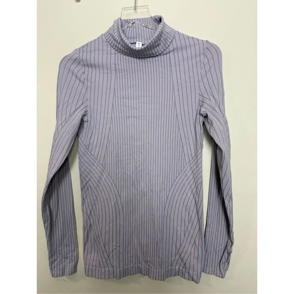 Athleta Flurry Endeavor Turtleneck, Shasta Purple athletic running shirt Small L